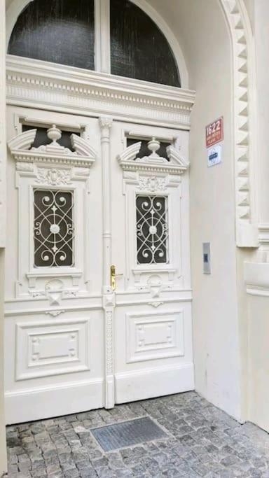 Romantic Apartment In The Center Of Prague Extérieur photo